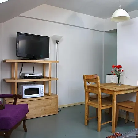 Apartahotel The Y 4*