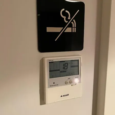 The Y Κωνσταντινούπολη