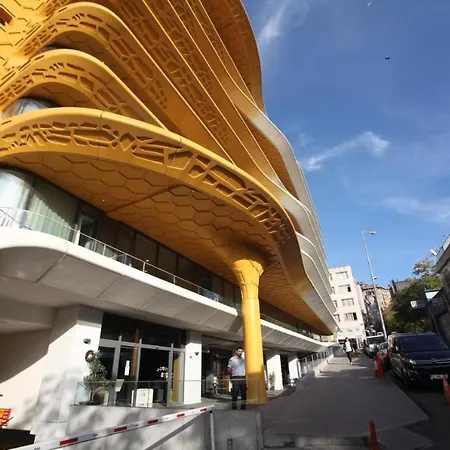 The Y Ξενοδοχείο με διαμερίσματα 4*