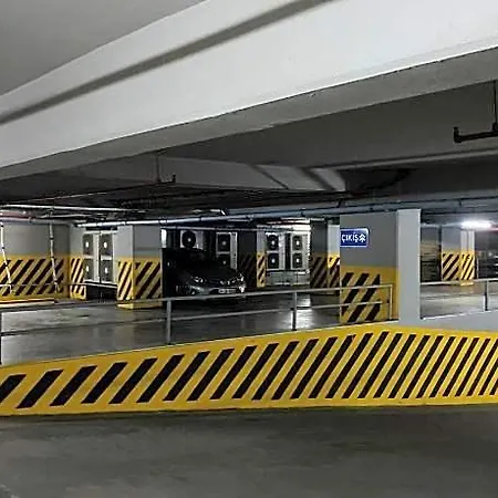 The Y Apartament