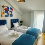The Y Apartamento