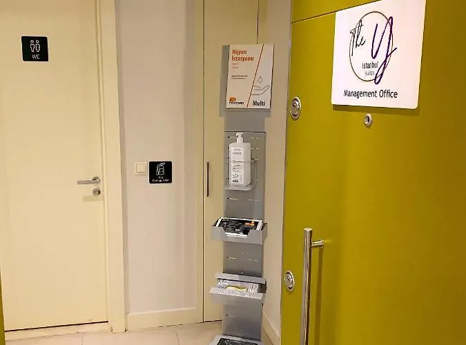 The Y Κωνσταντινούπολη