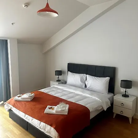 The Y Lägenhetshotell 4*